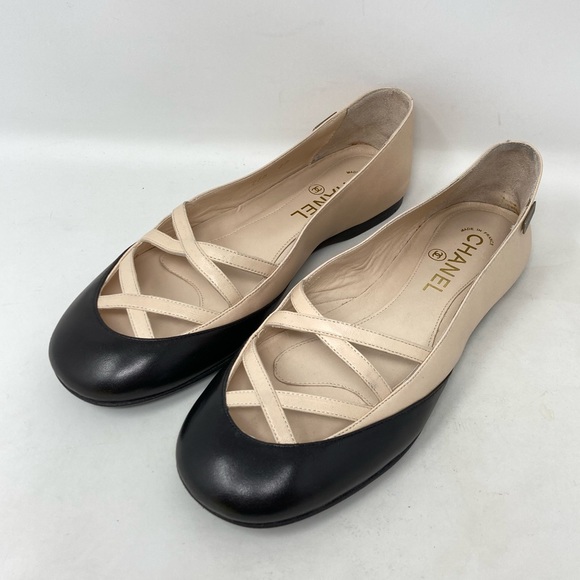 Chanel Ballet Criss Cross Leather Flats - Picture 2 of 11
